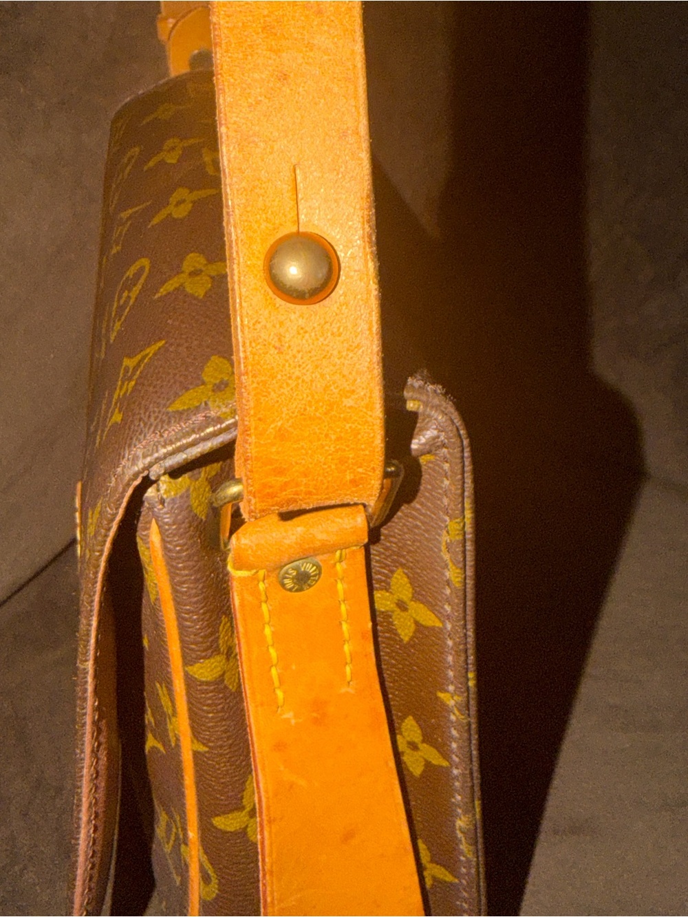 Louis Vuitton Monogram MM Cartouchiere Shoulder/Crossbody Bag.
Date Code: 881SL - Picture 7 of 12